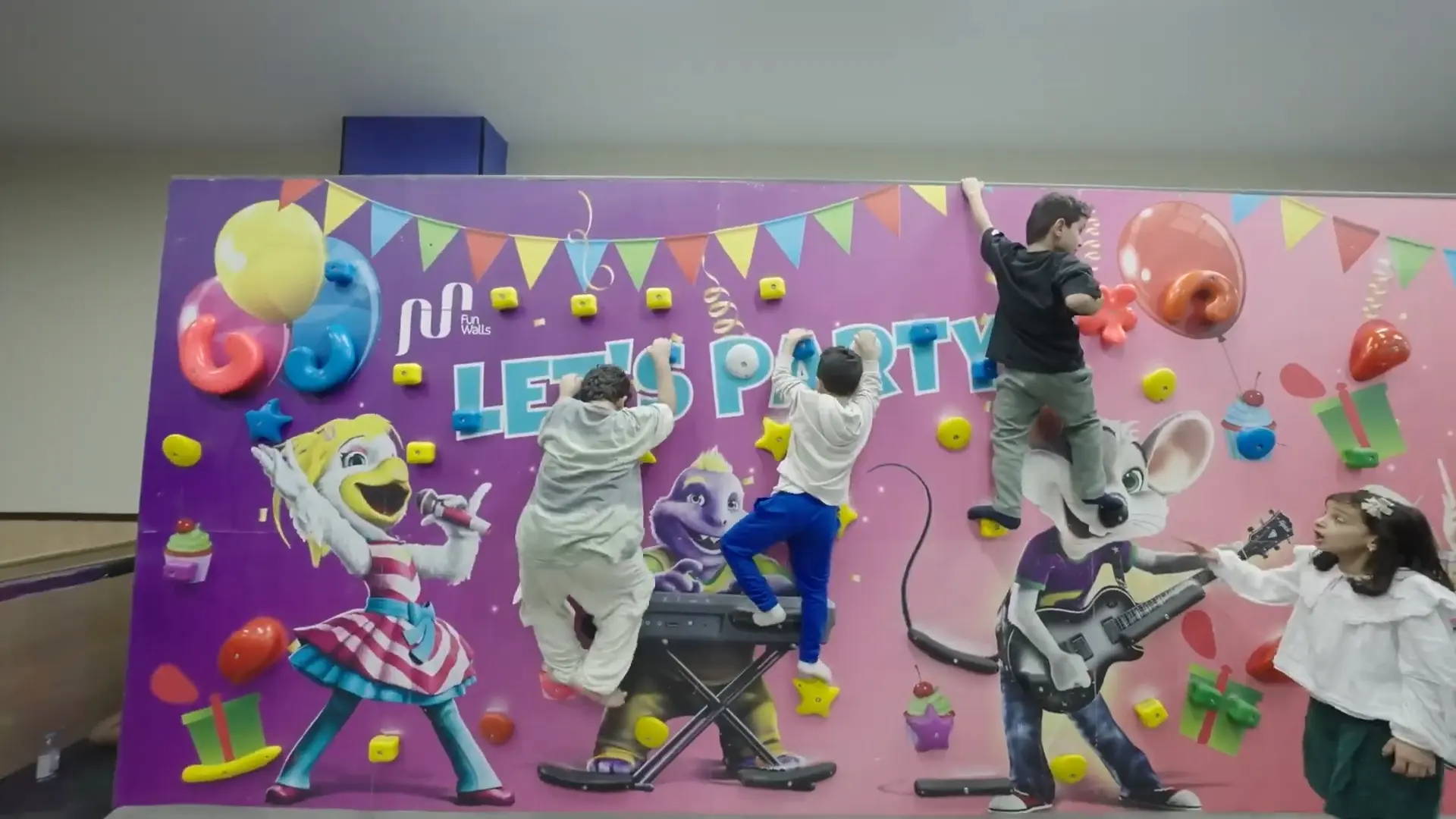 Boulevard City Recreational Spots 5 kids climbing in Chuck E Cheese exciting activity