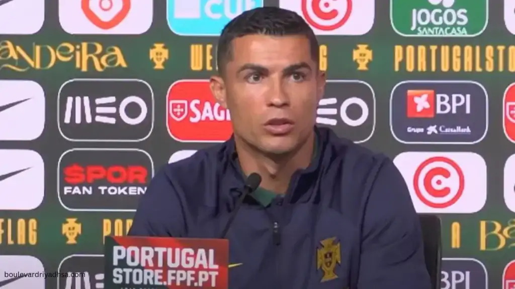 Cristiano Ronaldo speaking at a Portugal national team press conference